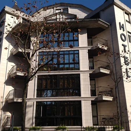 מלון Alda Don Carlos 3*