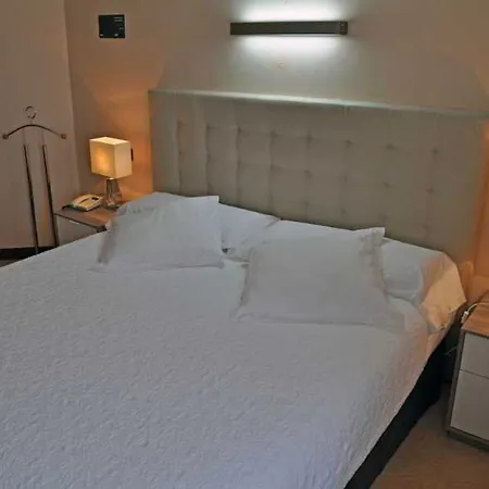 Alda Don Carlos Otel 3*